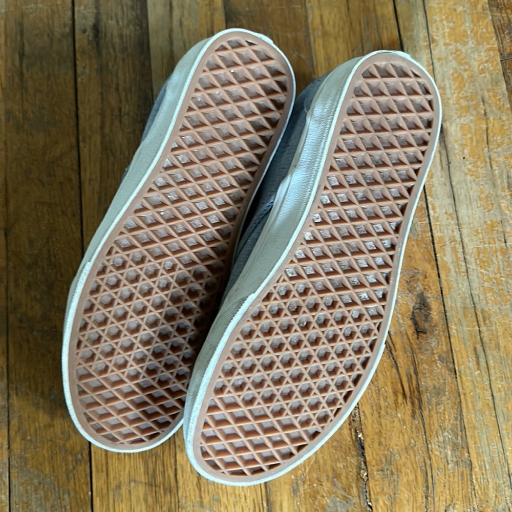 Vans - Picture 3 of 4